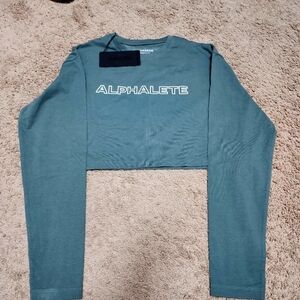 ALPHALETE, long sleeve crop top
